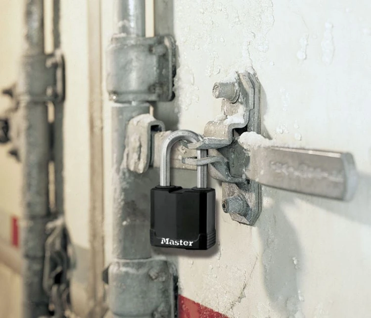 Kłódka wodoodporna w gumowej obudowie EXCELL M115EURDLF Master Lock