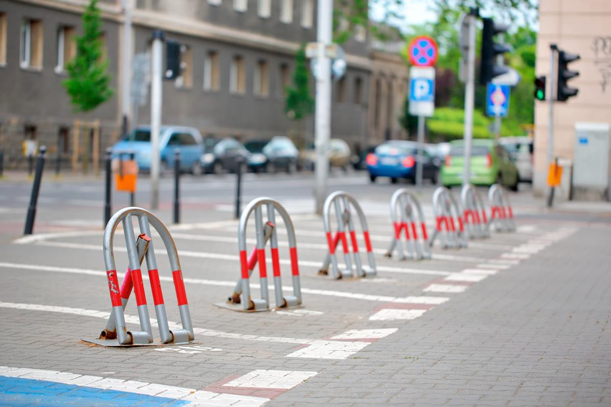 Jak zabezpieczyć swój parking? Sprawdź blokady parkingowe od X47
